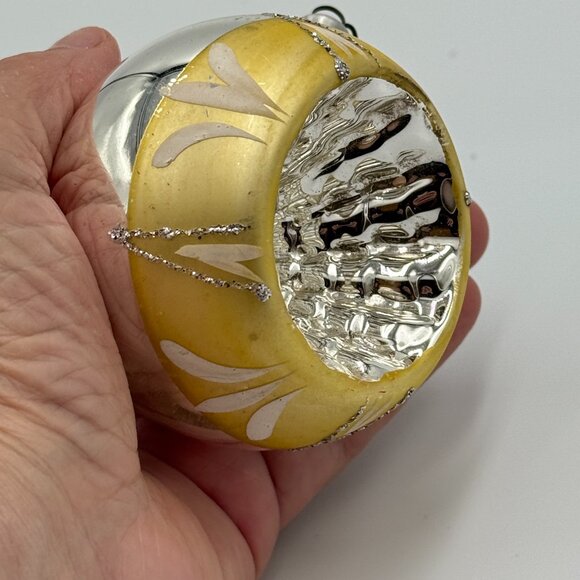 2 VTG MERCURY MICA GLASS INDENT PAINTED CHRISTMAS ORNAMENTS Austria  GOLD GREEN - Picture 13 of 16